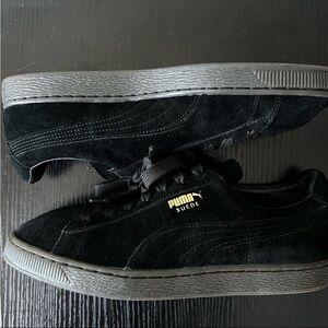New Puma Suede All Black Sneakers